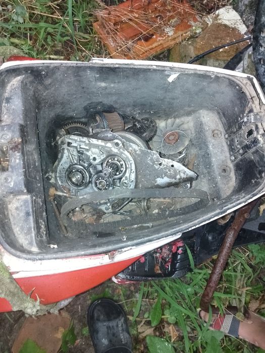 Scuter de 80 cc 4 t