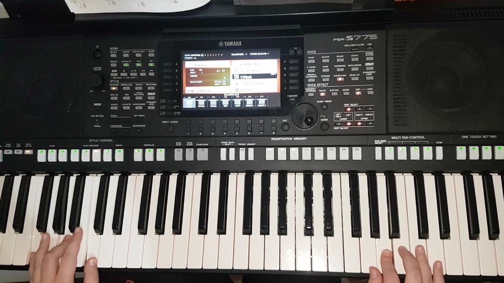 Yamaha PSR S 775 , sau schimb cu SX 700, 900