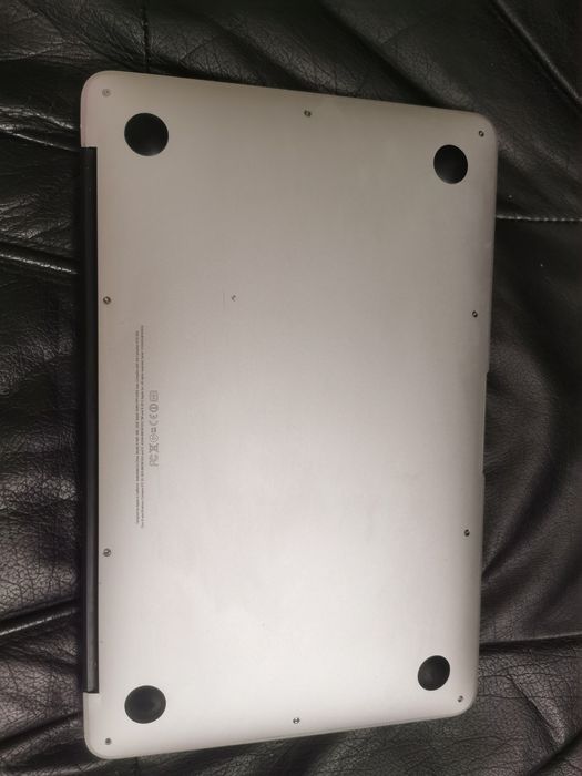 MacBook Air 13" impecabil