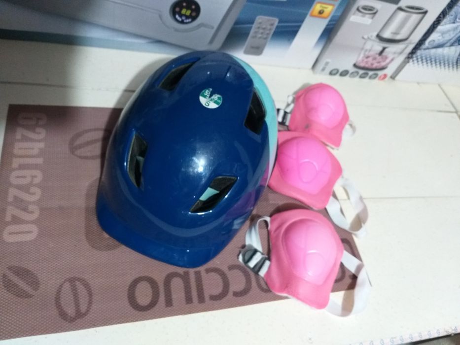 Casca de Protectie Si Genunchiere Copii Marimea S