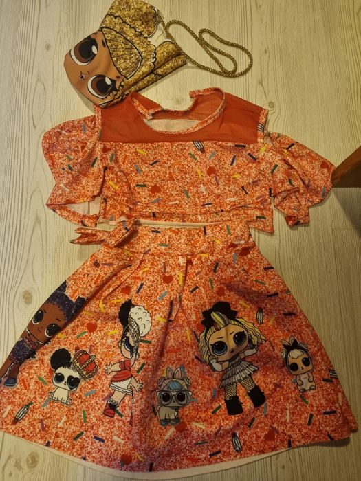 Set costum Lol fusta, bluza gentuta masura 7-8 ani pret 50 ron