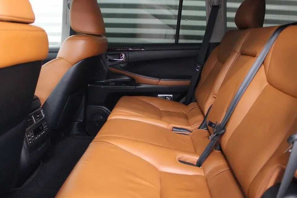 Аренда автомобиля с водителем.