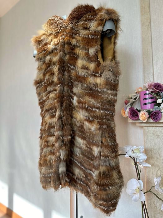 Дамски елек естествена кожа от лисица с качулка