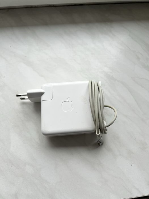 Macbook Pro 15' mid 2012 / i7 /16gb ram/ nvidia gt650m si intel / ssd