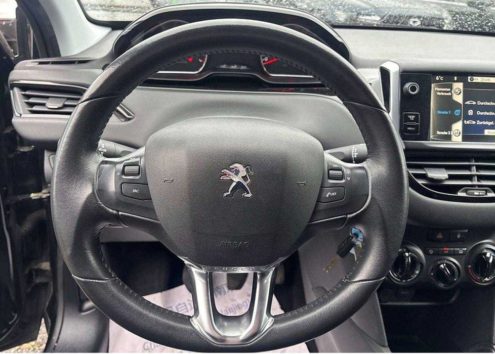 Peugeot 208 1.2 i НА ЧАСТИ