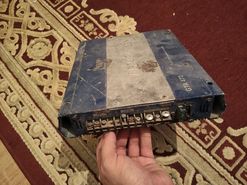Продам усилител Blaupunkt GTA 470
