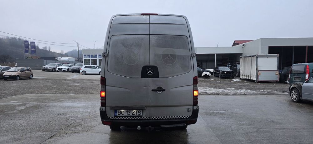 Mercedes Benz sprinter  autoturism 8+1 locuri an 2011 VARIANTE +/- dif.