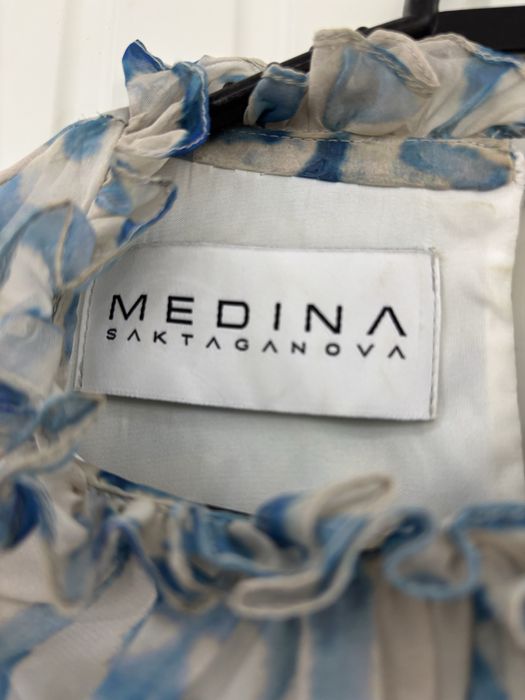 Medina Saktaganova көйлегі