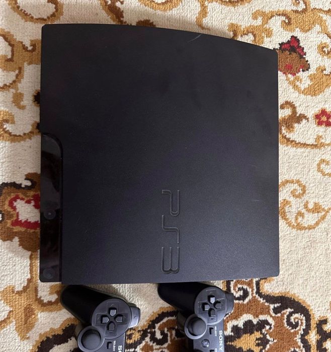 Ps3 sotiladi  holati zur 4,5 ta uyinlari mavjud