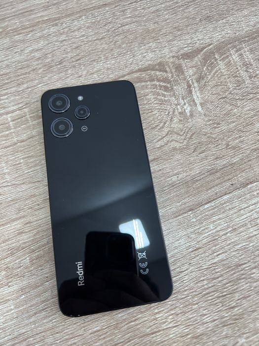 Продается телефон Redmi 12 8/256
