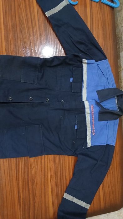 Har xil bushlatlar sotiladi