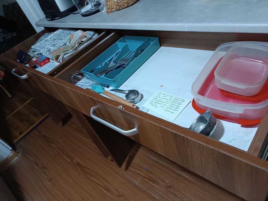 Кухонный шкаф в отличном состоянии!