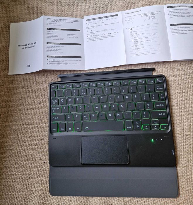 Безжична Bluetooth клавиатура с подсветка и тъчпад за Microsoft Surface Pro