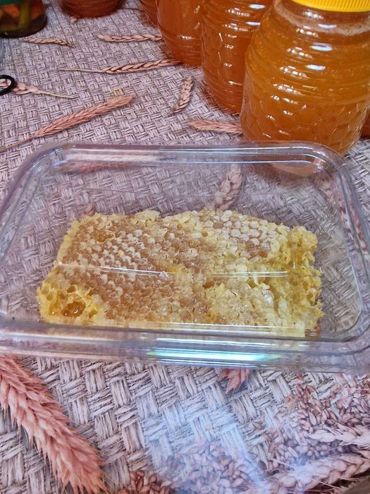 Miere polifloră naturală + Fagure