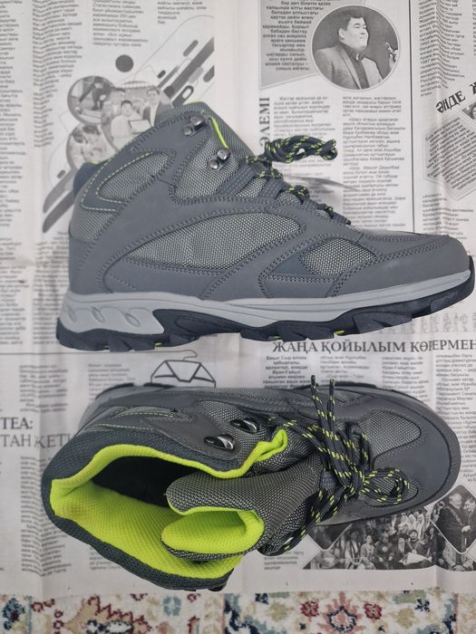 Кроссовки тёплые