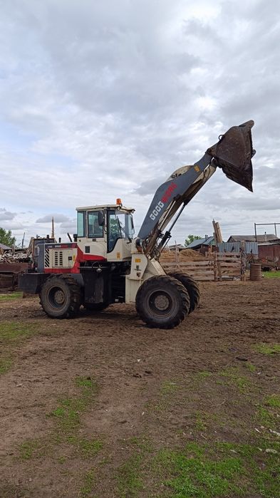 Продам фронтальный погрузчик