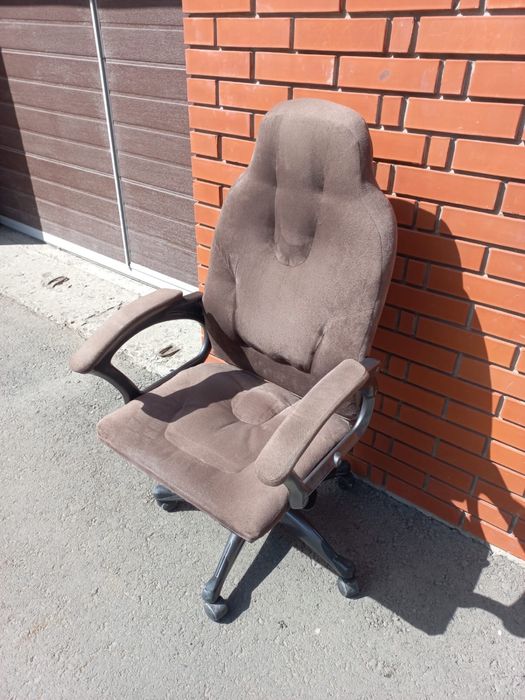 Продам кресло велюровое