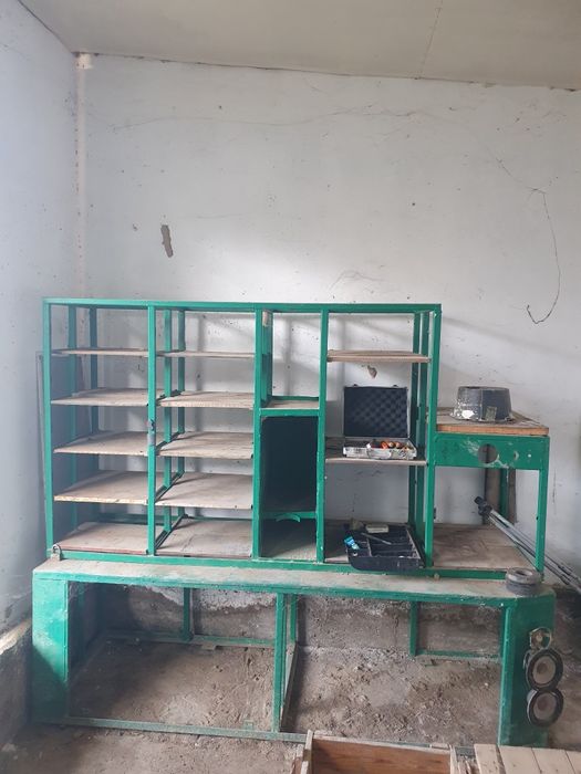 Стеллаж полка сатылады 
Подходит для завивки волос Быстро