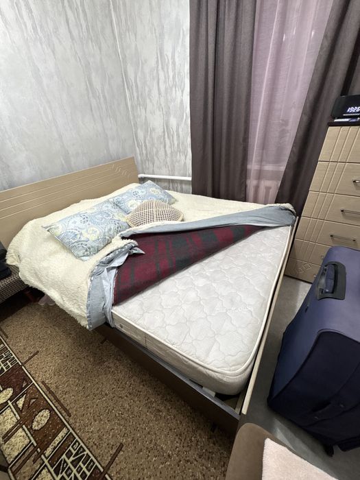 Кровать двуспальная 165х200