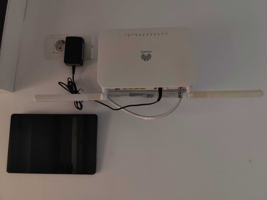 Electrician, ofer servicii profesionale în domeniul electric, de la automatizări și tablouri electrice până la instalații complete pentru locuințe