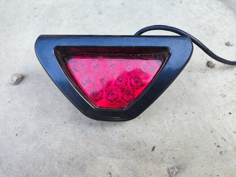 Lampa STOP universala     , motocicleta, scuter, remorca, etc 12V
