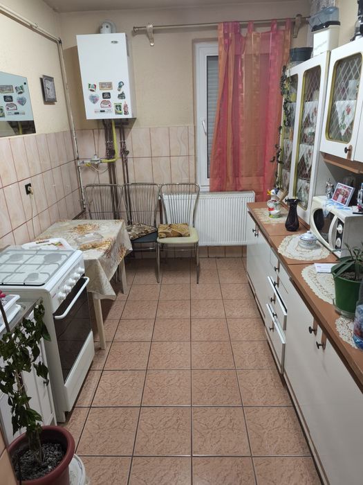 Vand apartament 3 camere Armatei