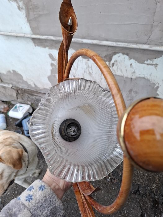 Продам люстру один плафон