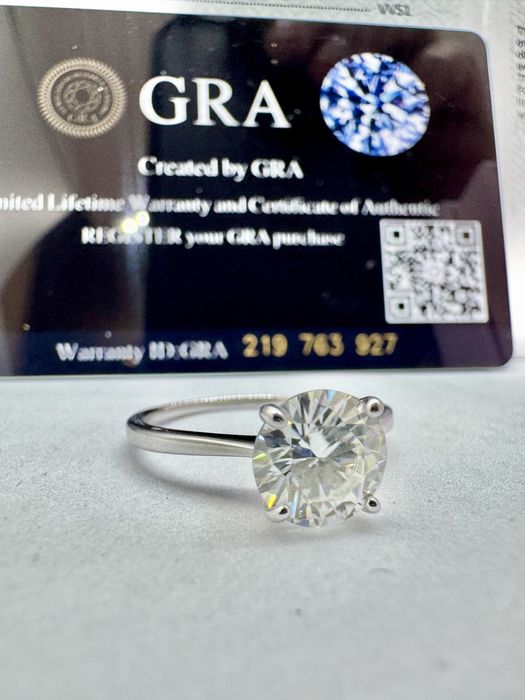 Сребърен пръстен с мойсанит (Диамант) 2 карата