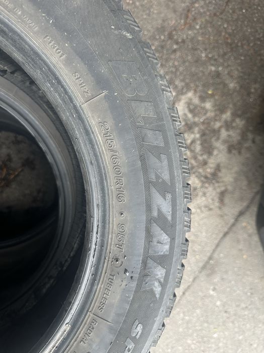 Продам зимний комплект шин