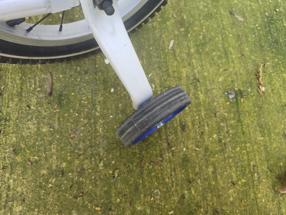 Колело с помощни колела Moni 14"