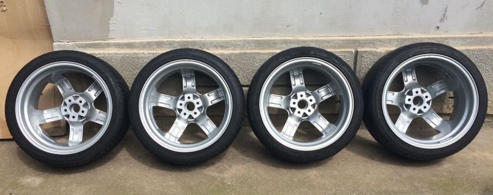 Jante Aliaj 18" 5x100 Momo pt. Audi Vw Seat Skoda + Anv. 225 40 18