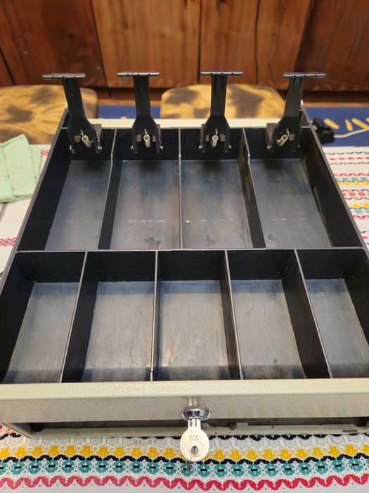 Сейф метална каса