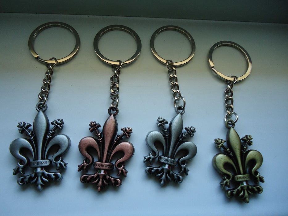 чанта  и ключодържатели