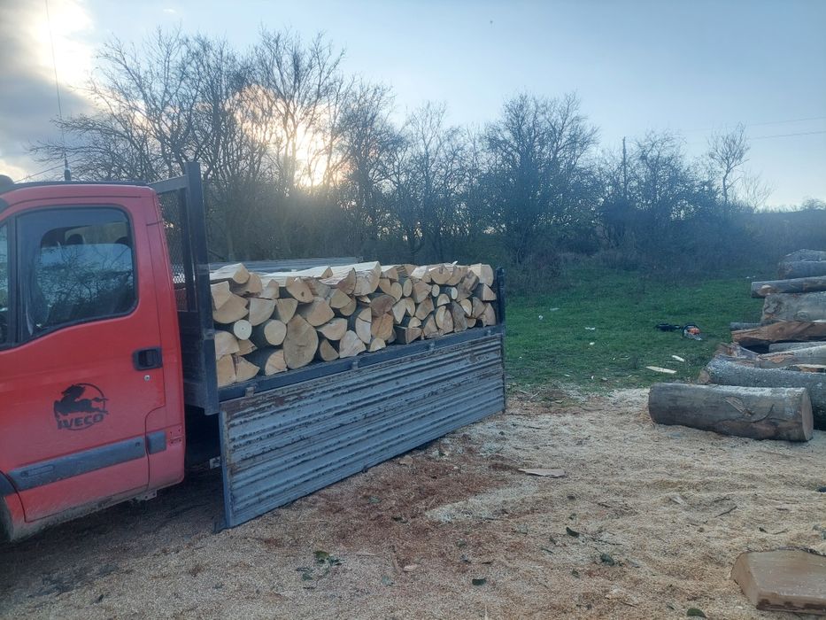 Vând lemn de foc esență tare