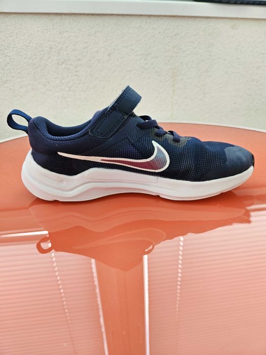 Детски маратонки Nike за момче номер 33. Много запазени.