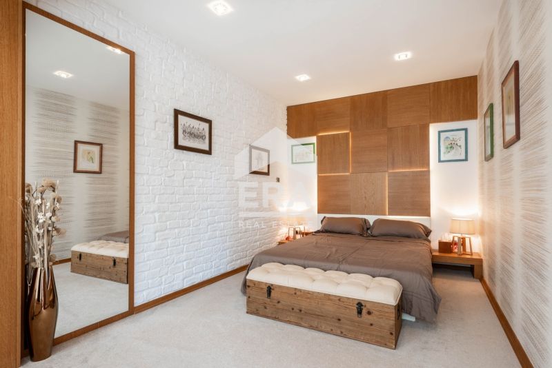 Продава се Двустаен апартамент в Варна, Център - 60 кв.м за 4834 €/кв.м - Снимка #11