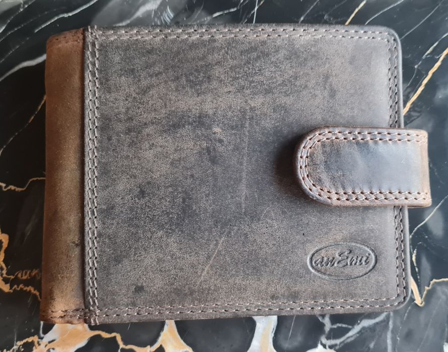 Чисто НОВО портмоне 100% КОЖА