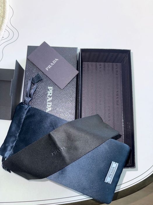 Слънчеви очила Prada PR A 16S