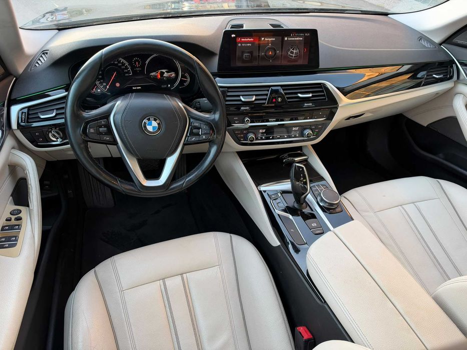 BMW 530i Xdrive avariat