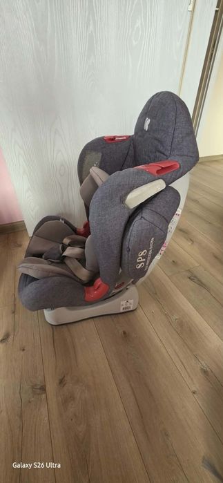 Продавам столче за автомобил Kikaa boo O'right