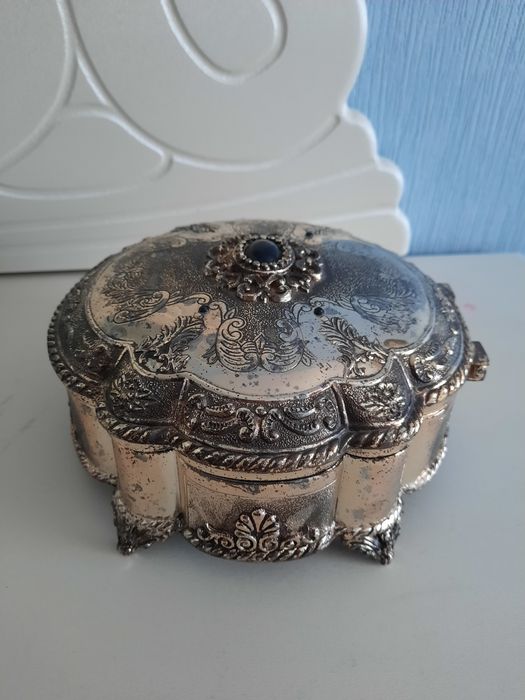 Продам бусы натуральный коралл.