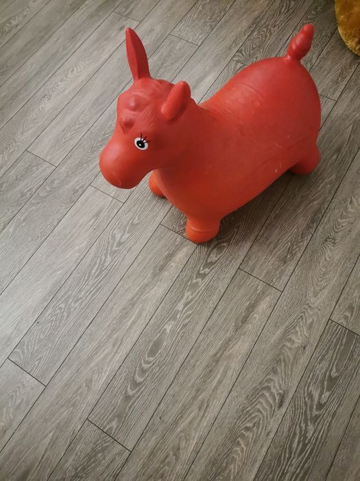 De vânzare căluț de plastic