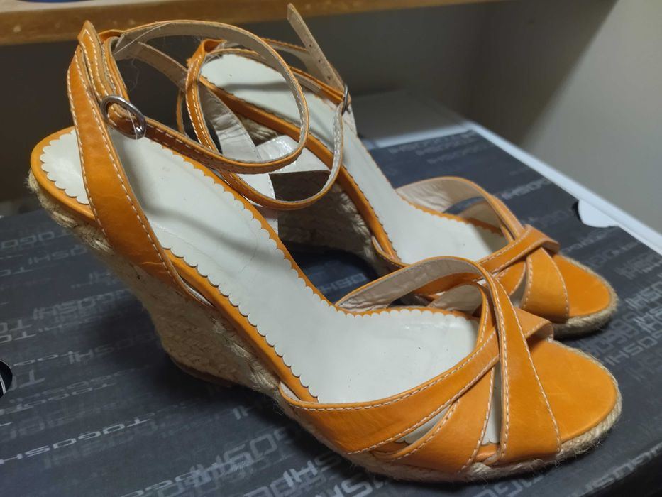 Плетени сандали на платформа ZARA