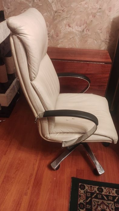 Офисное кресло продажа