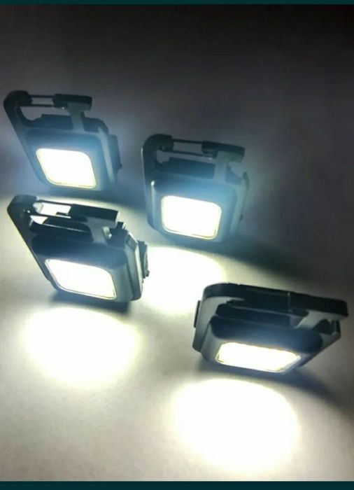 Mini lanterna puternică led tip breloc, waterproof prindere magnetică.