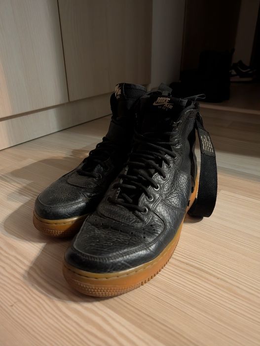 Nike Air Force  SF1 Mid