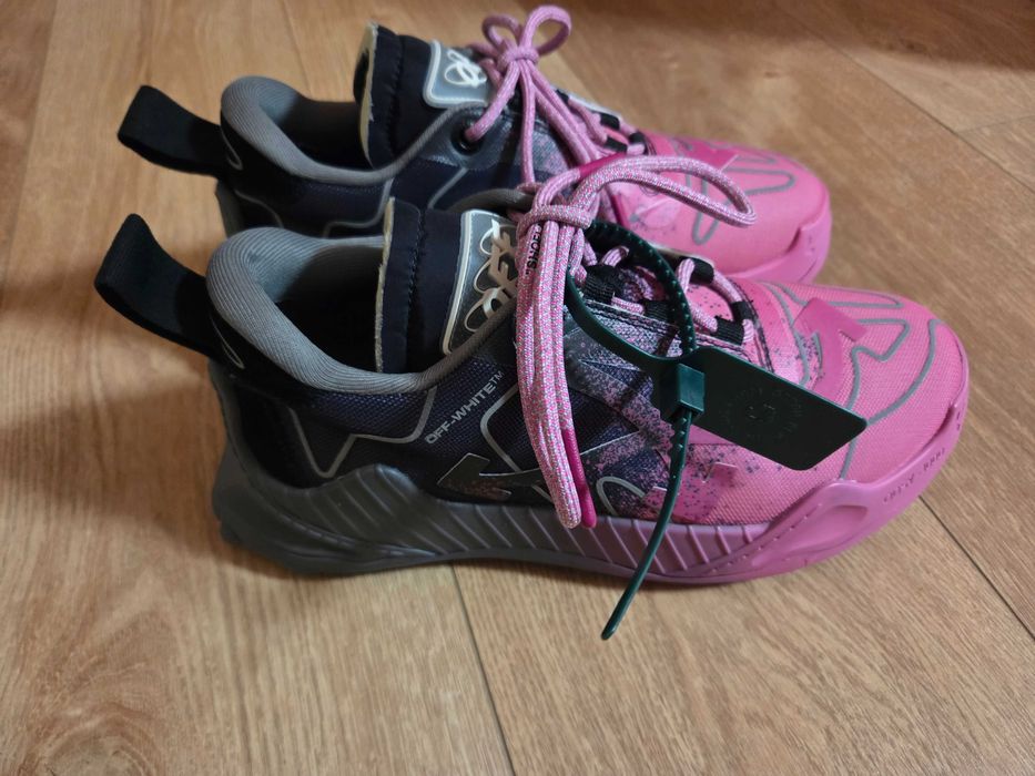 Adidasi off white odsy 1000