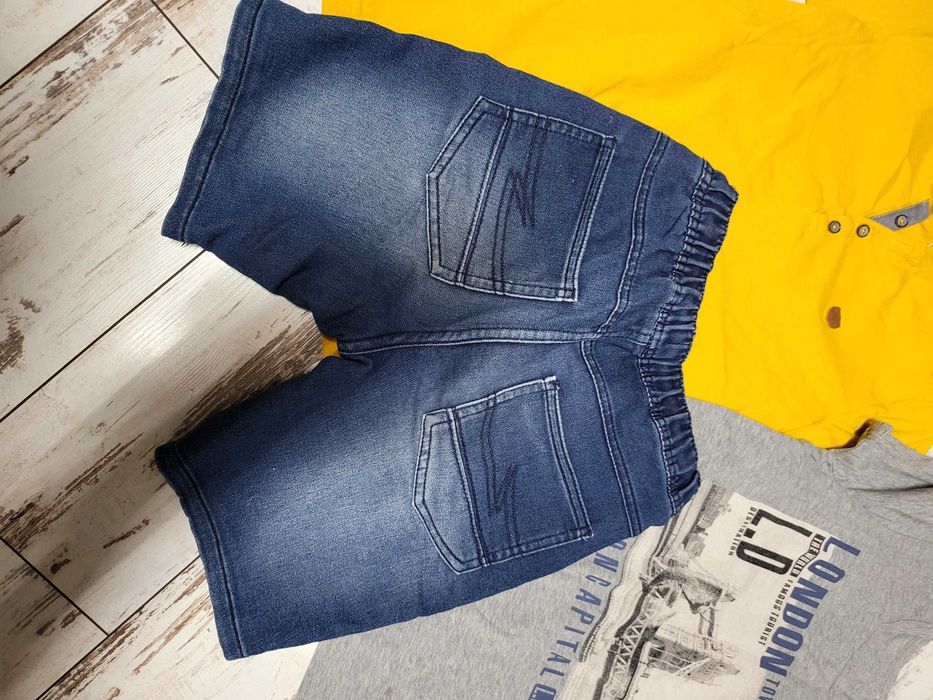 Марков лот две тениски и дънкови панталонки 134см. за 10лв.