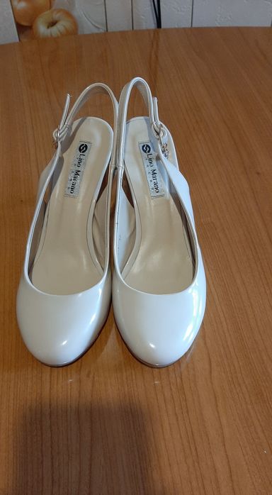 Туфли 36,5 размер кремовый цвет