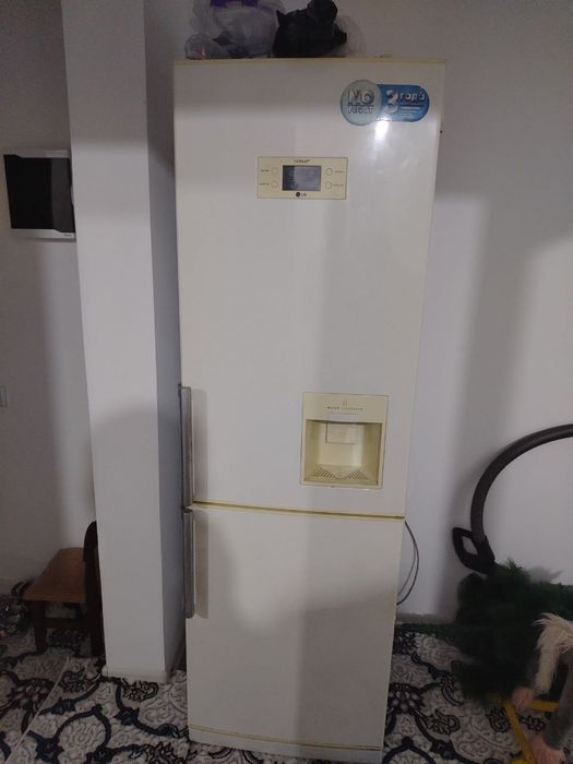 Продаётся Холодилник 2-камерни рабочий